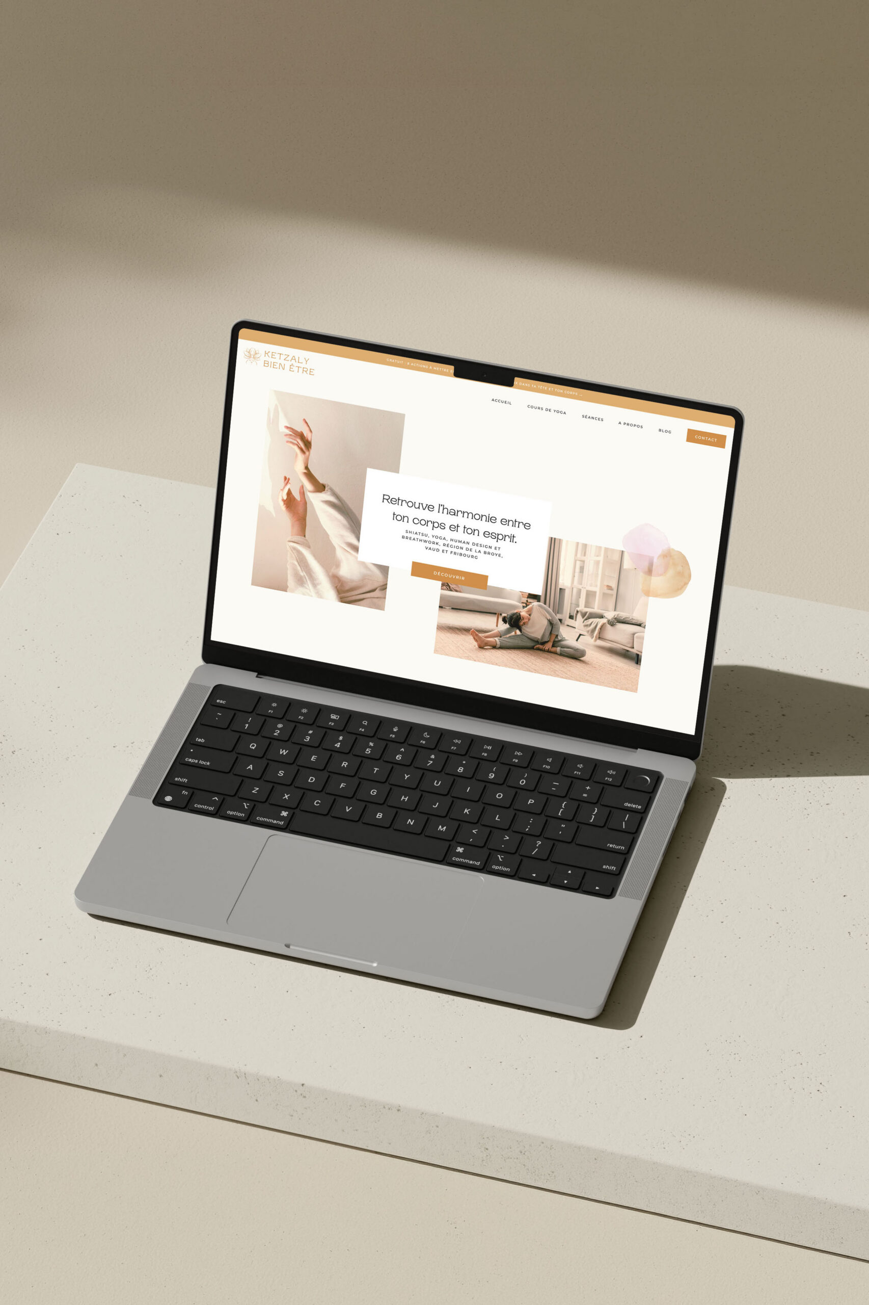 Ketzaly : site Internet Showit pour professeure de yoga