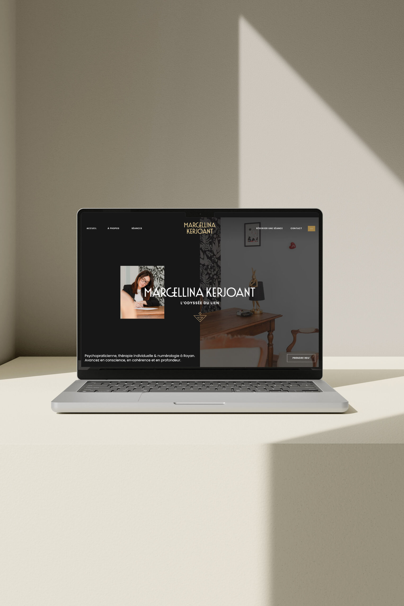 Margellina Kerjoant : site Internet Showit pour thérapeute et numérologue